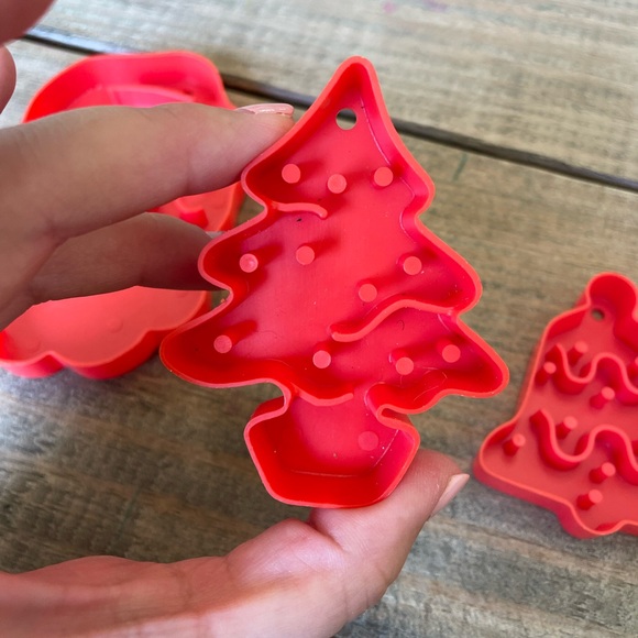 Vintage Christmas Cookie Cutters 1978 - Picture 3 of 7
